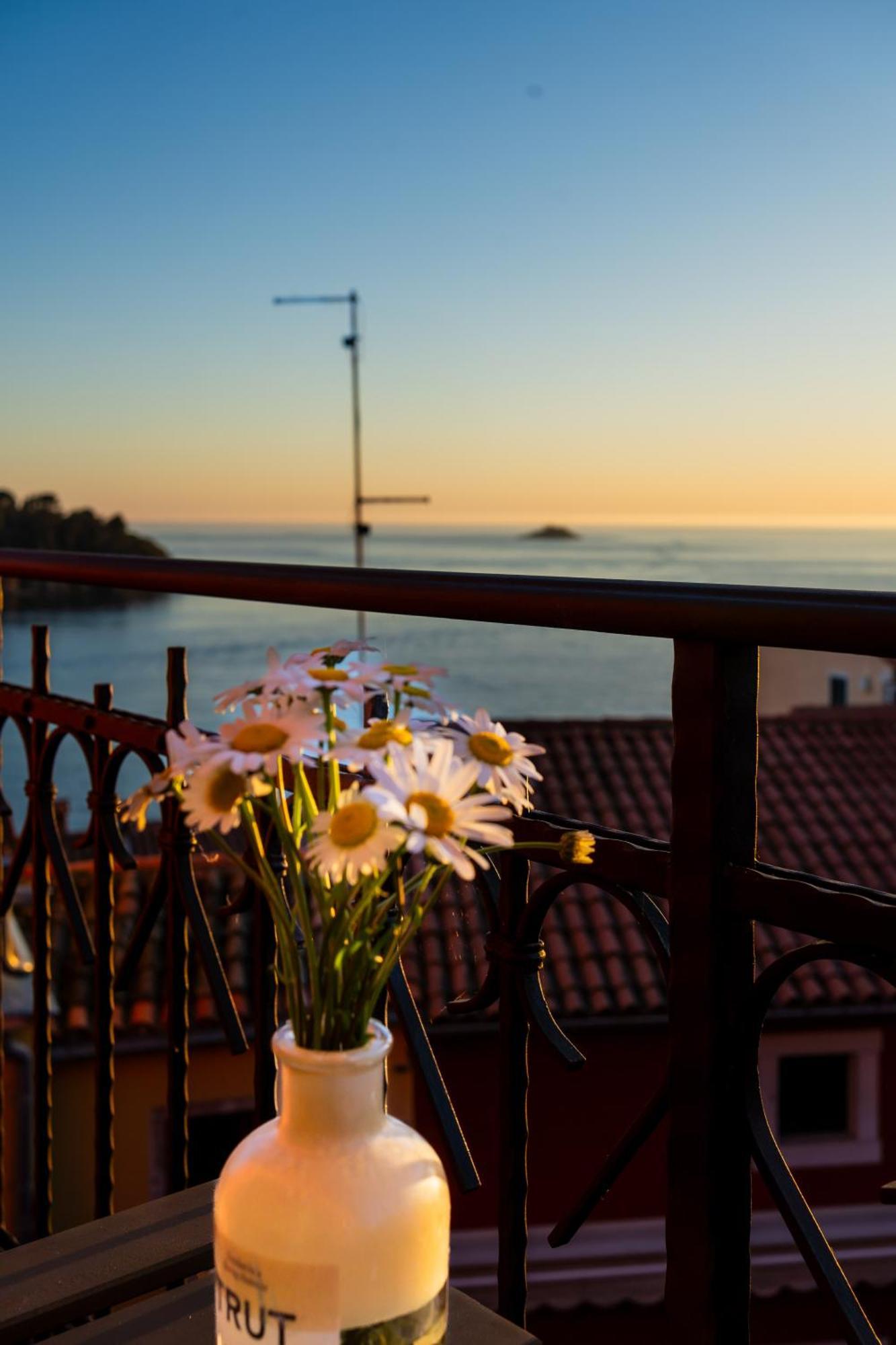 Old Town Seabreeze Apartment